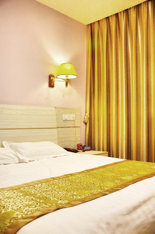 Nafee Hotel Zhenjiang  Rum bild